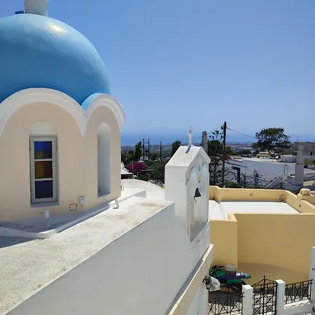Magic Caves Rooms- Fira Center
